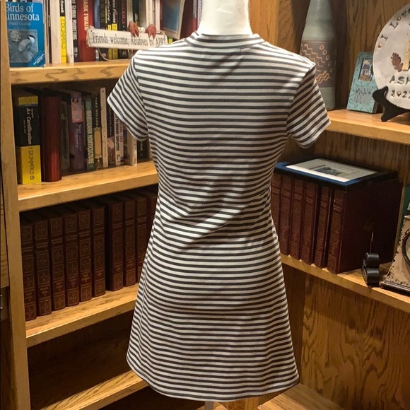 Dress - Picture 3 of 4